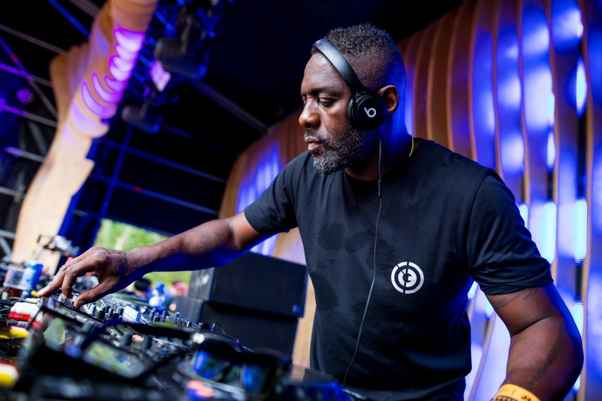 Idris Elba to “lean away” from acting to focus on electronic music