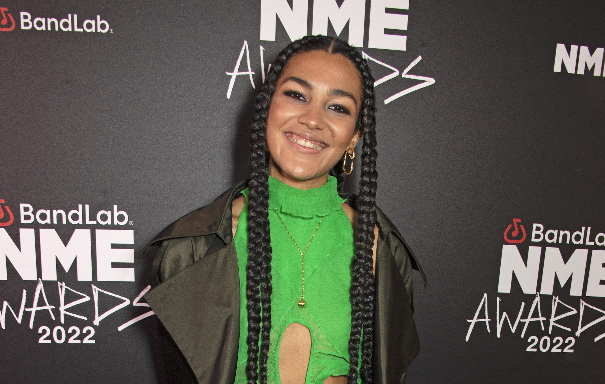 Olivia Dean teases debut album at BandLab NME Awards 2022: “I’m trying to draw on my heritage”