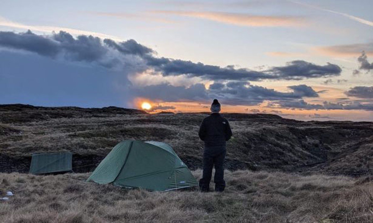 Man on solo camping trip accidentally joins illegal rave, has “unbelievable weekend”
