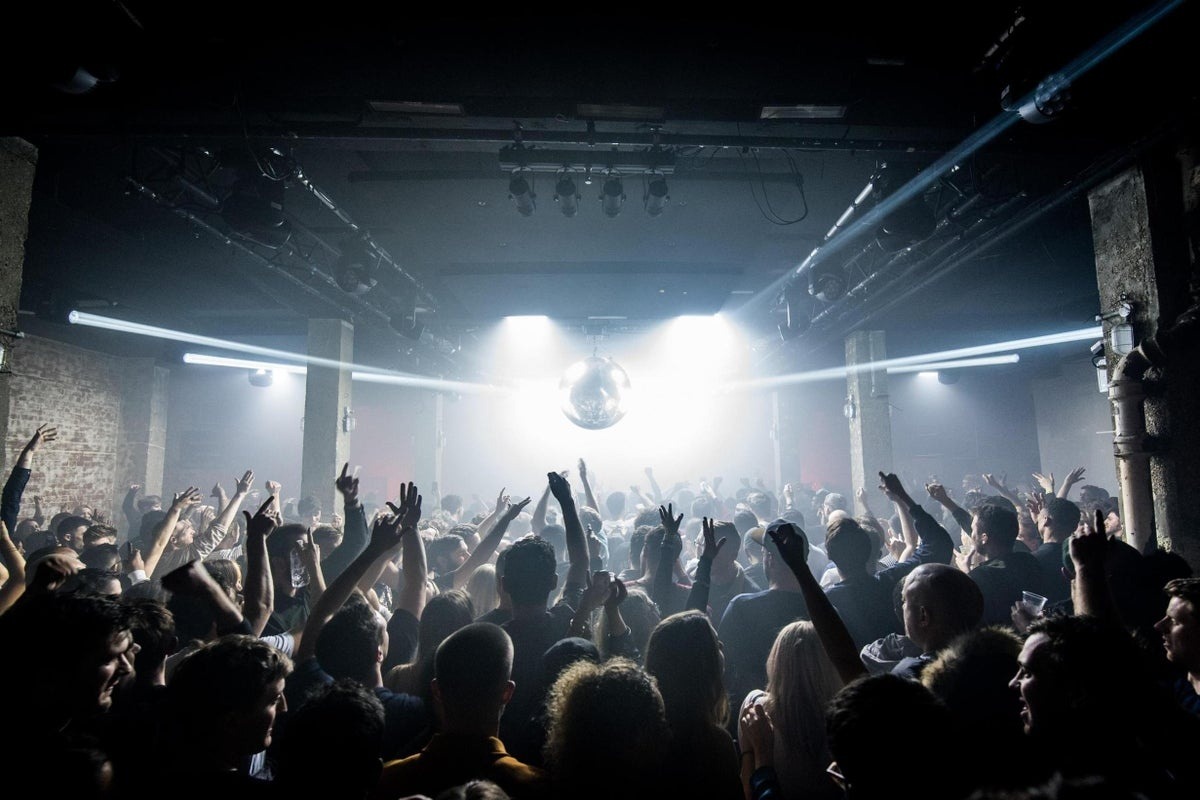 Petition launched to ban “woo woo”ing at house music nights