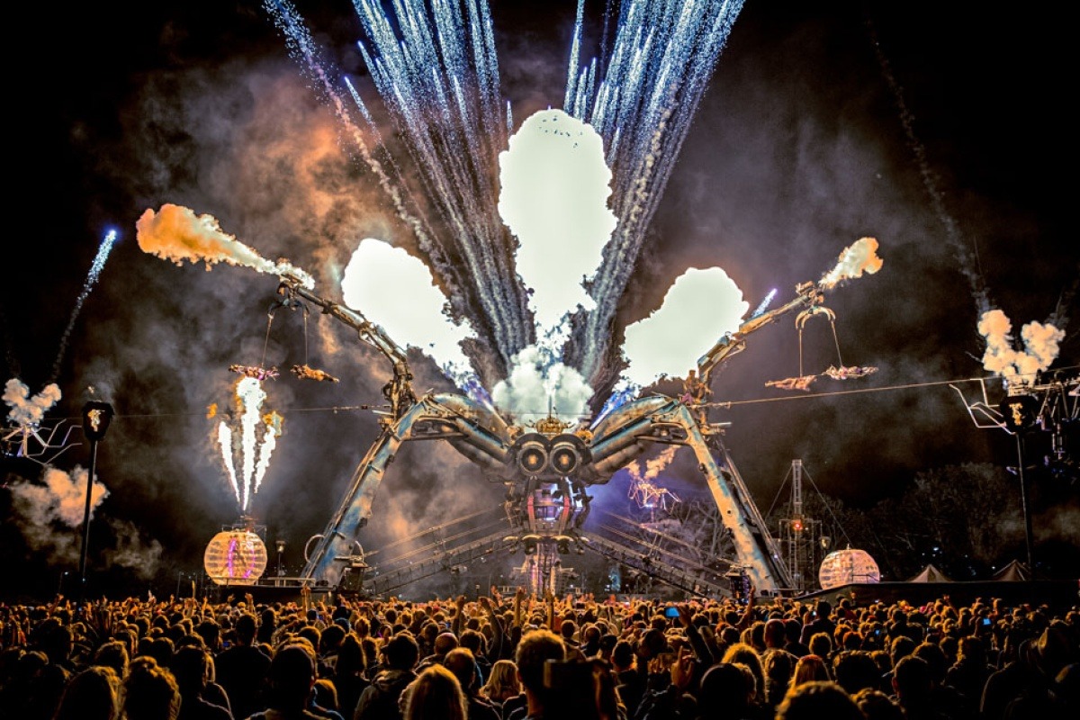 Arcadia's spider stage to host Carl Cox, Calvin Harris, Nia Archives, more at Glastonbury