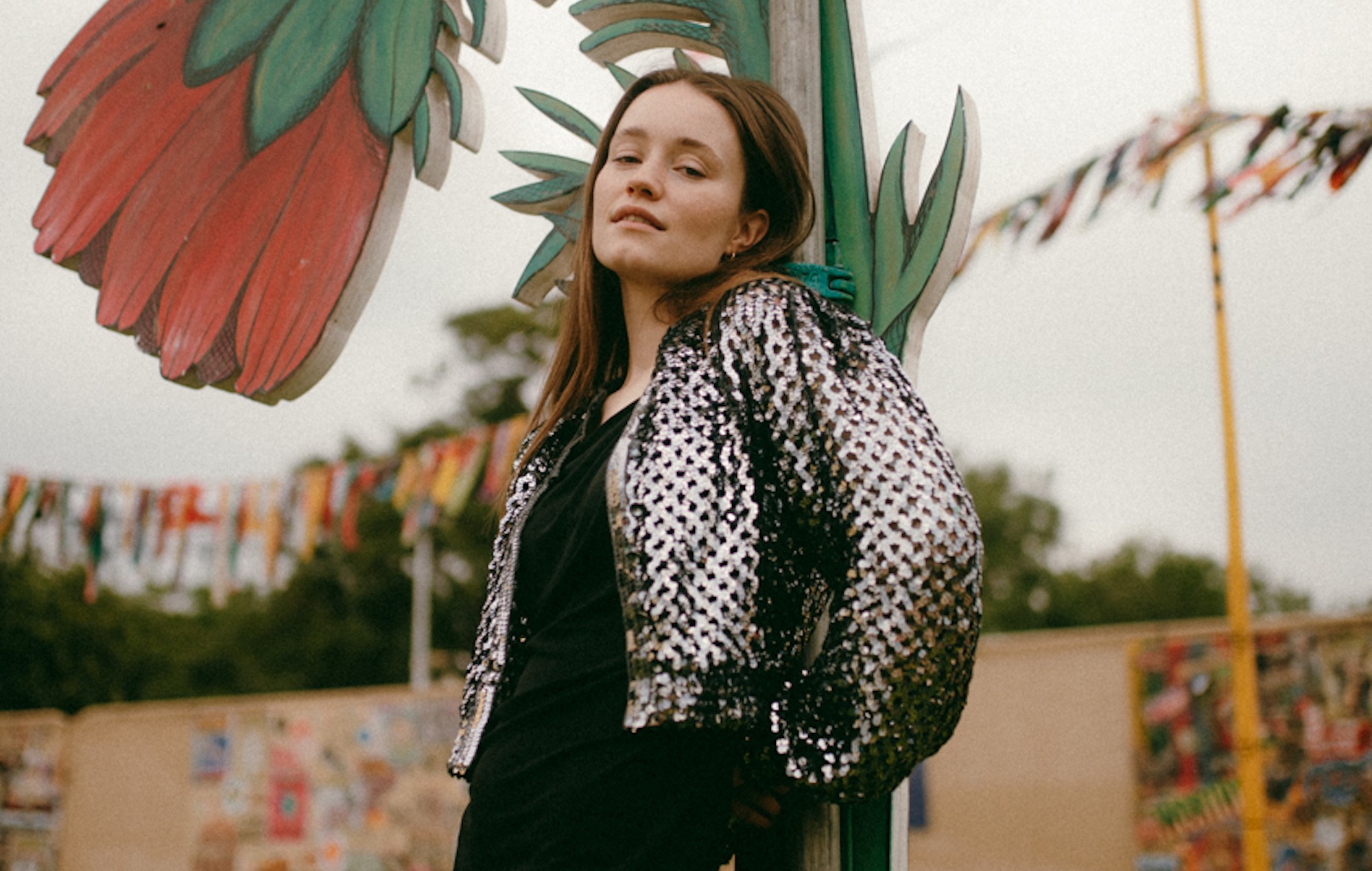 Sigrid at Glastonbury 2022: “I had the festival experience in mind when writing ‘How to Let Go’”