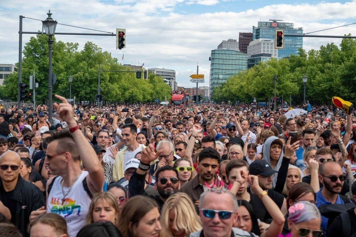 200,000 people attend Berlin’s Rave The Planet Parade
