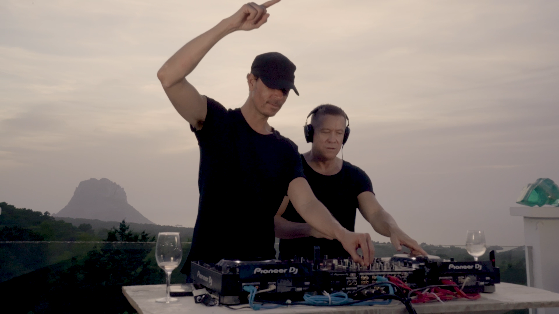 Cosmic Gate Celebrate Upcoming MOSAIIK Chapter 2 With EPIC Ibiza Live Stream [INTERVIEW]