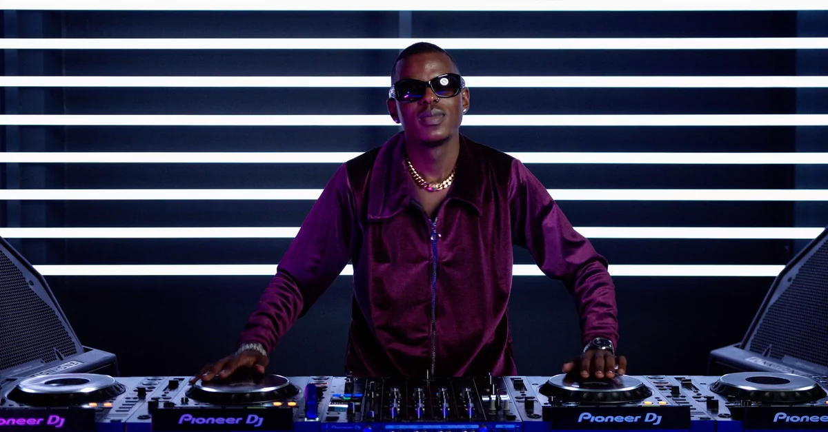 Watch a video on how amapiano star Musa Keys DJs, powered by Pioneer DJ