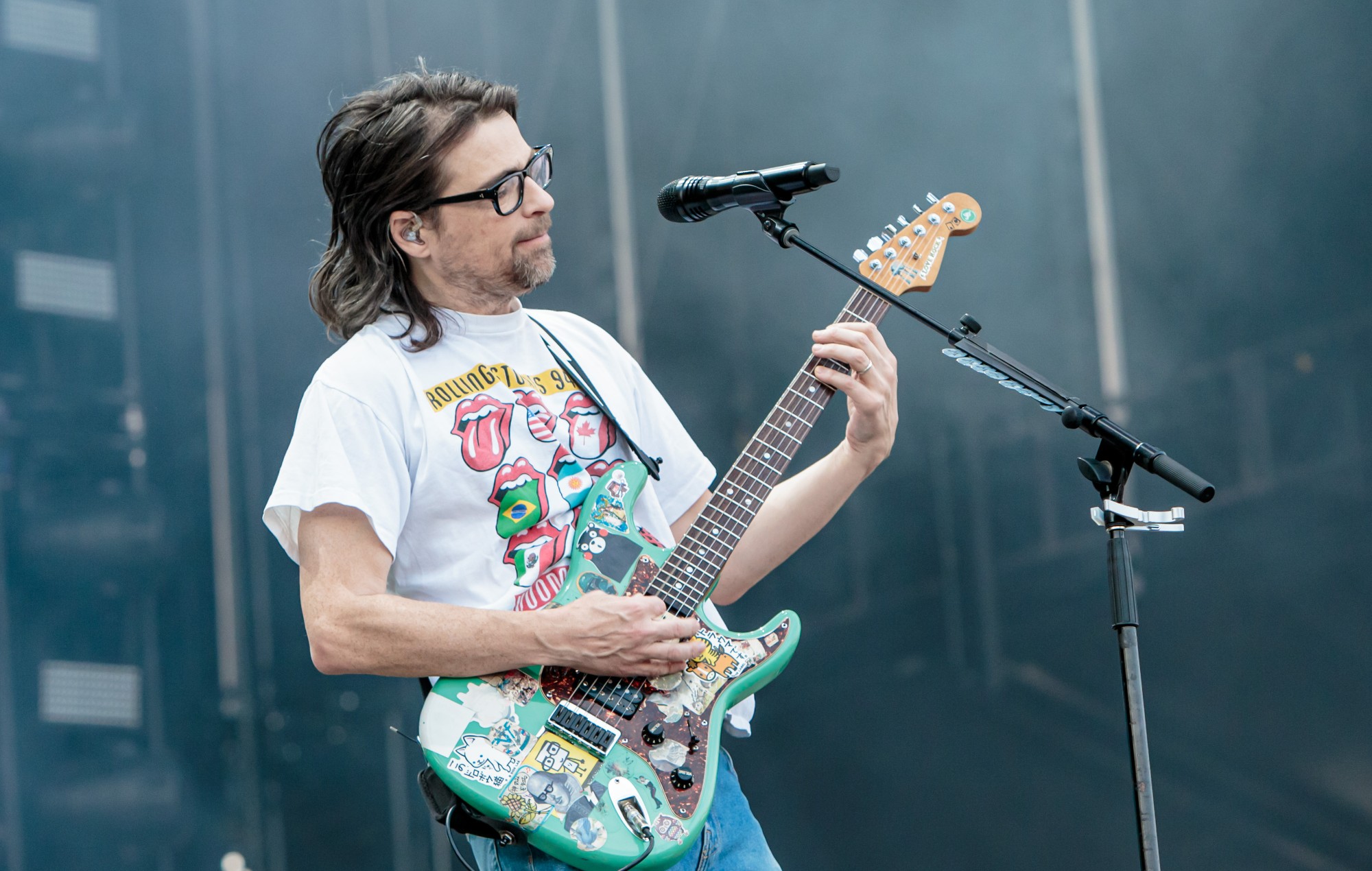 Rivers Cuomo invites TikToker who played ‘Buddy Holly’ riff everyday for three years to Weezer concert