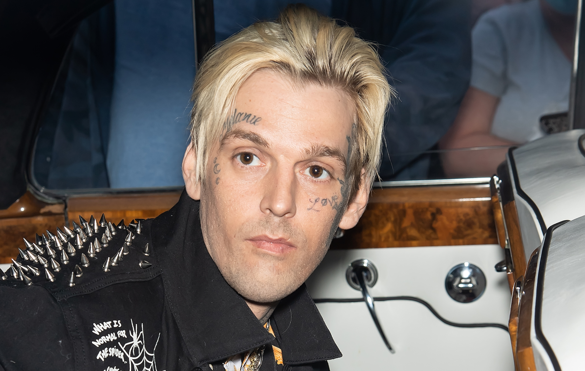 Police say no evidence of foul play in Aaron Carter’s death as mother calls for “real investigation”