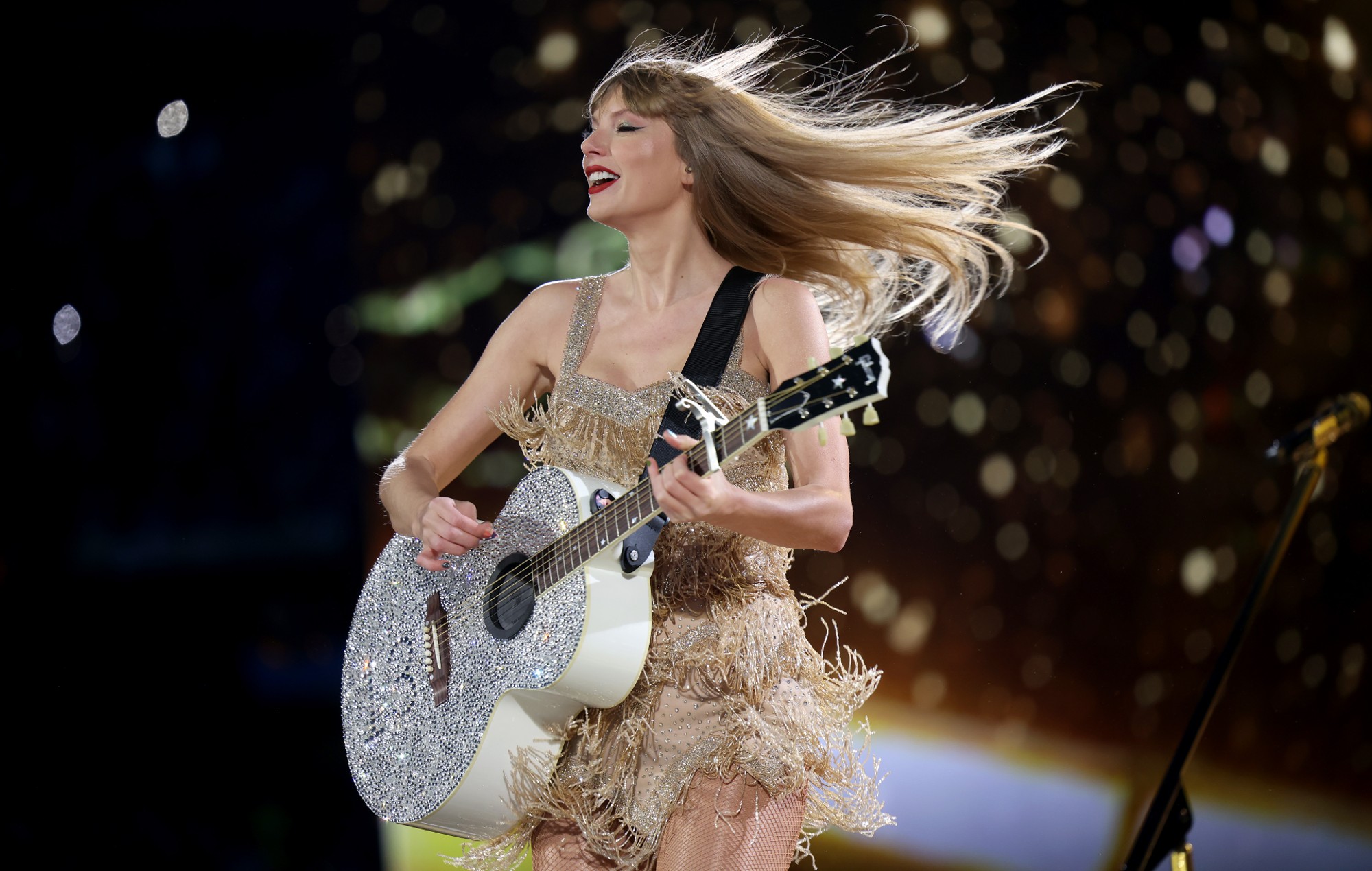 Taylor Swift plays ‘The Last Time’ for first time in a decade at Pittsburgh gig