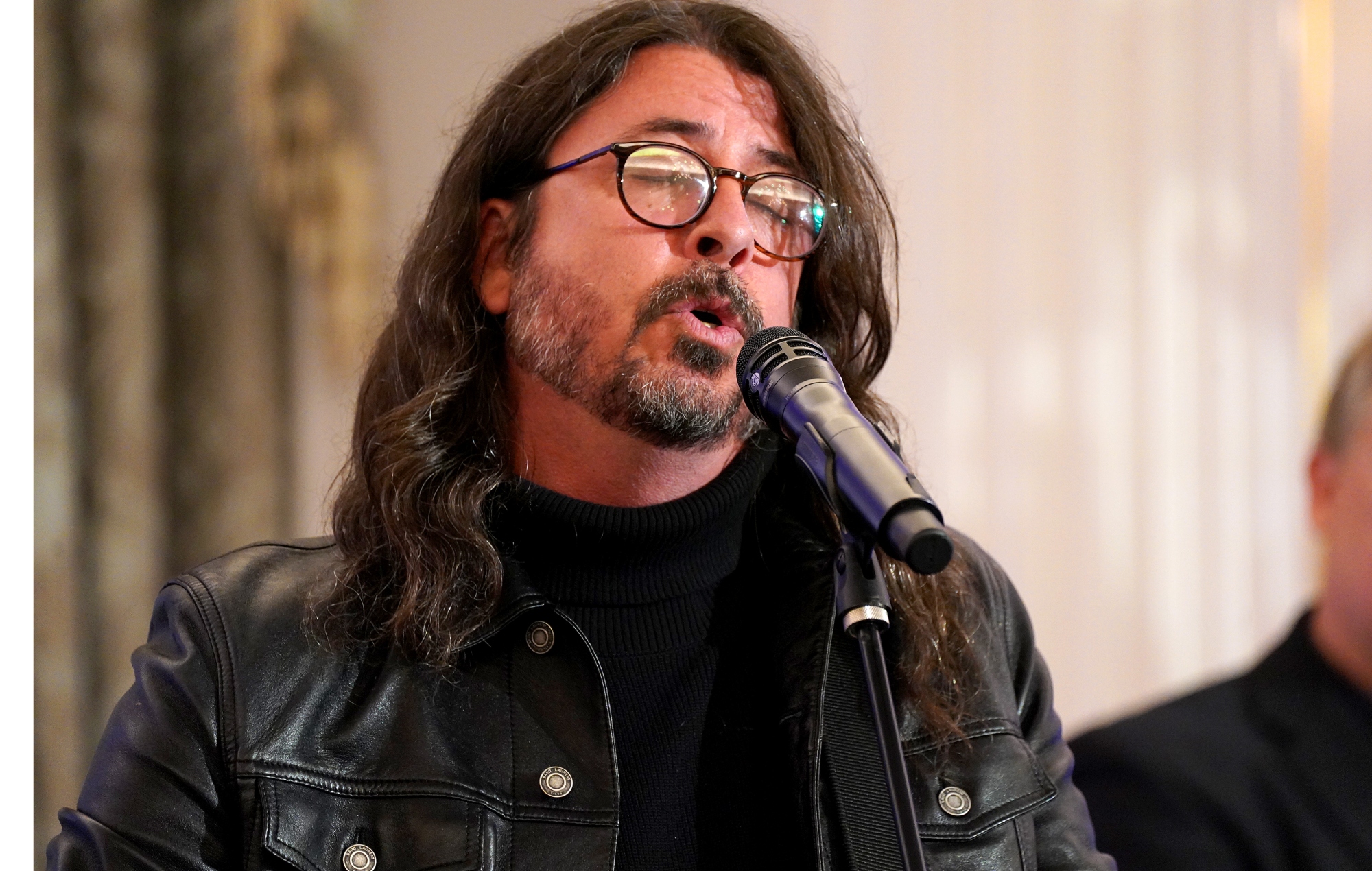 Dave Grohl shares feelings about whether Nirvana sold out: “I didn’t feel personally conflicted”