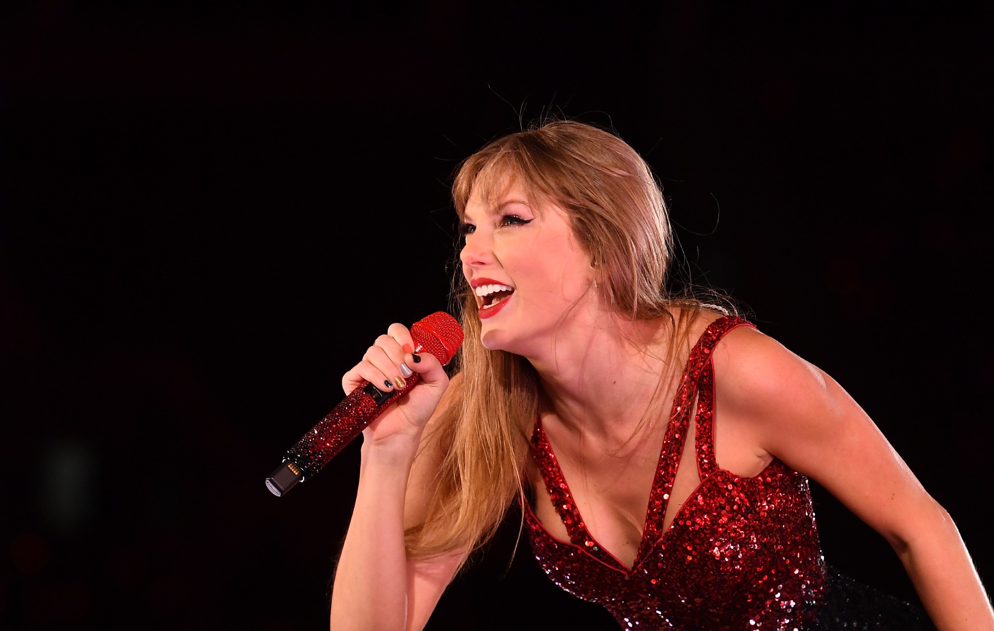 Watch Taylor Swift change ‘Karma’ lyrics in Argentina to shout out Travis Kelce