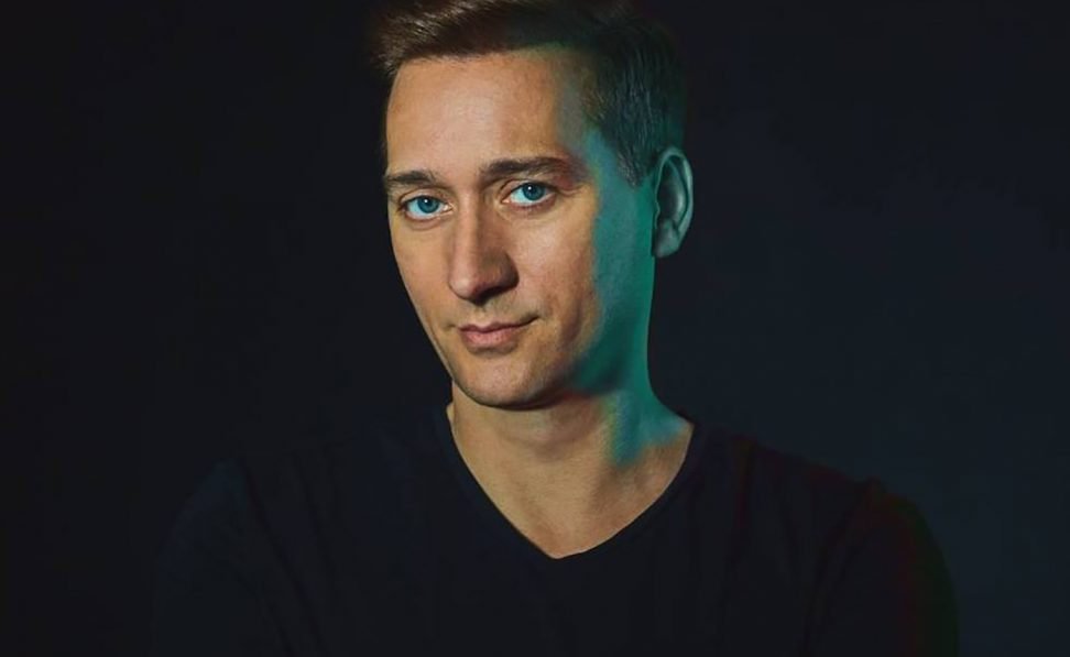 Paul van Dyk celebrated his 900th episode of his VONYC Sessions radio show
