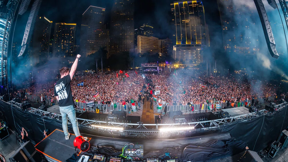 Hardwell releases Ultra Miami intro track, ‘Move’, with KAAZE: Listen